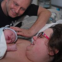 Blij met onze kleine meid Blij met onze kleine meid